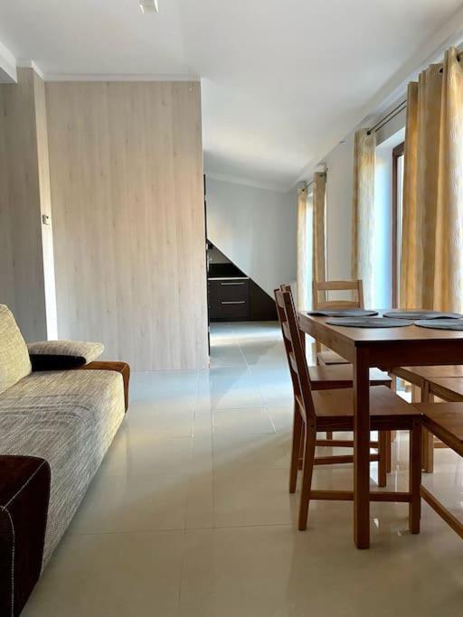 Ferienwohnung Piekny Apartament Z Widokiem Na Jezioro Niegocin Lötzen Exterior foto