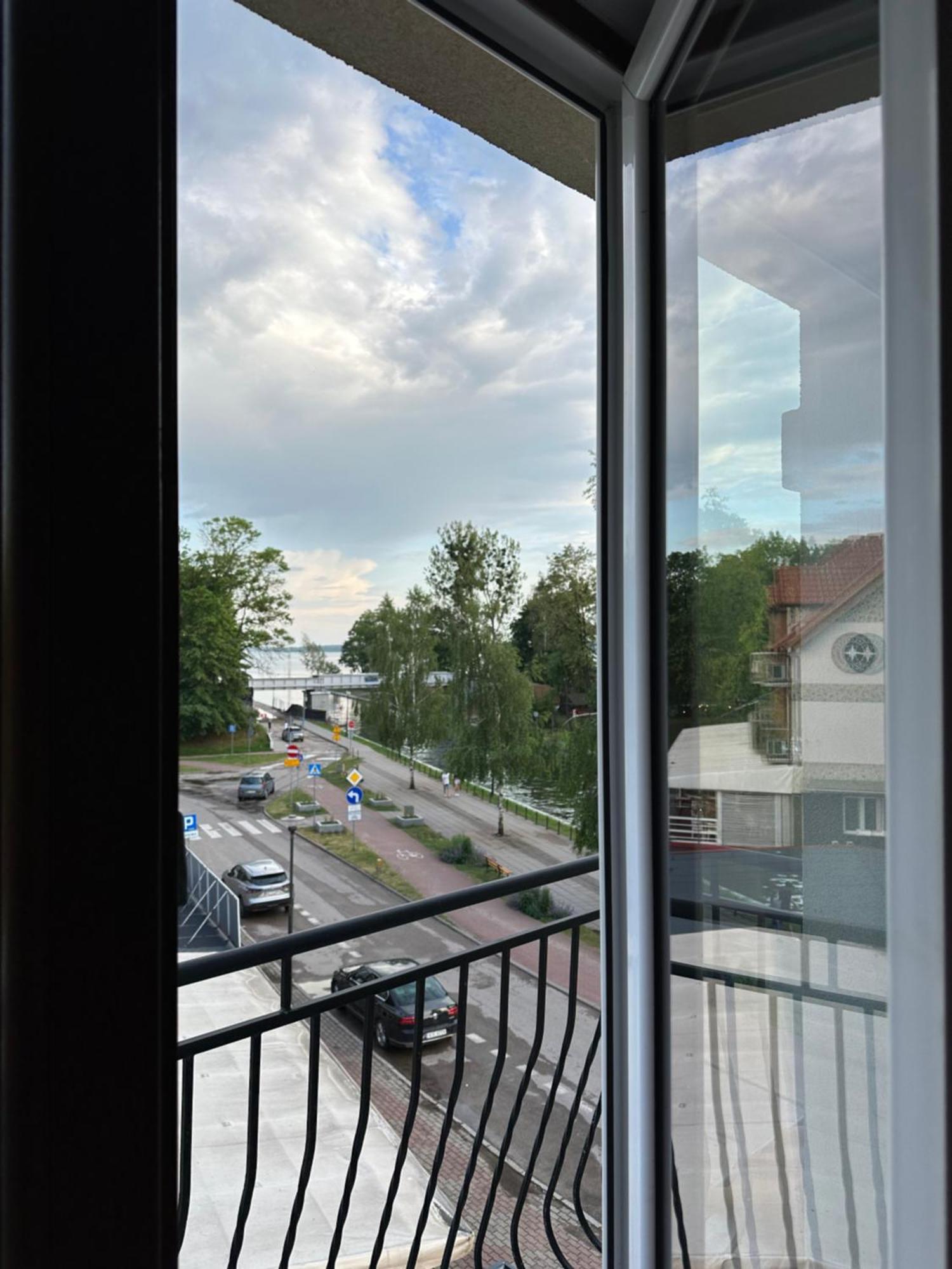 Ferienwohnung Piekny Apartament Z Widokiem Na Jezioro Niegocin Lötzen Exterior foto